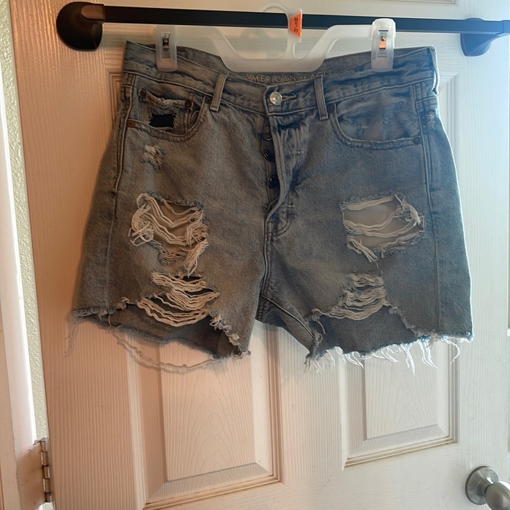 American eagle 90’s boyfriend shorts